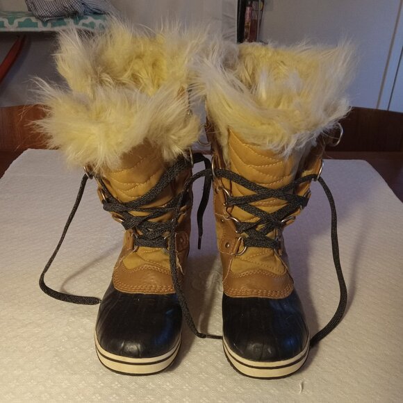 Sorel Furry Kids' Snow/Rainboots, EUR32 - Picture 1 of 10